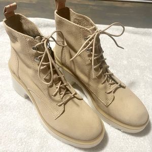 SOREL Hi-Line Chelsea Leather Boot SIZE 8 Ceramic Chalk